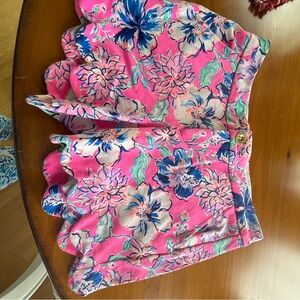 Lilly Pulitzer size 00 Pink and White Shorts